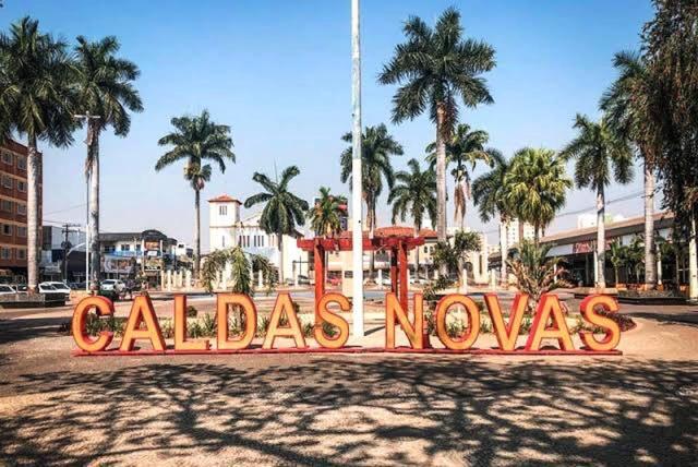 Hotel Golden Dolphin Com Cafe Da Manha! Piscinas 24H Калдас Новас Екстериор снимка