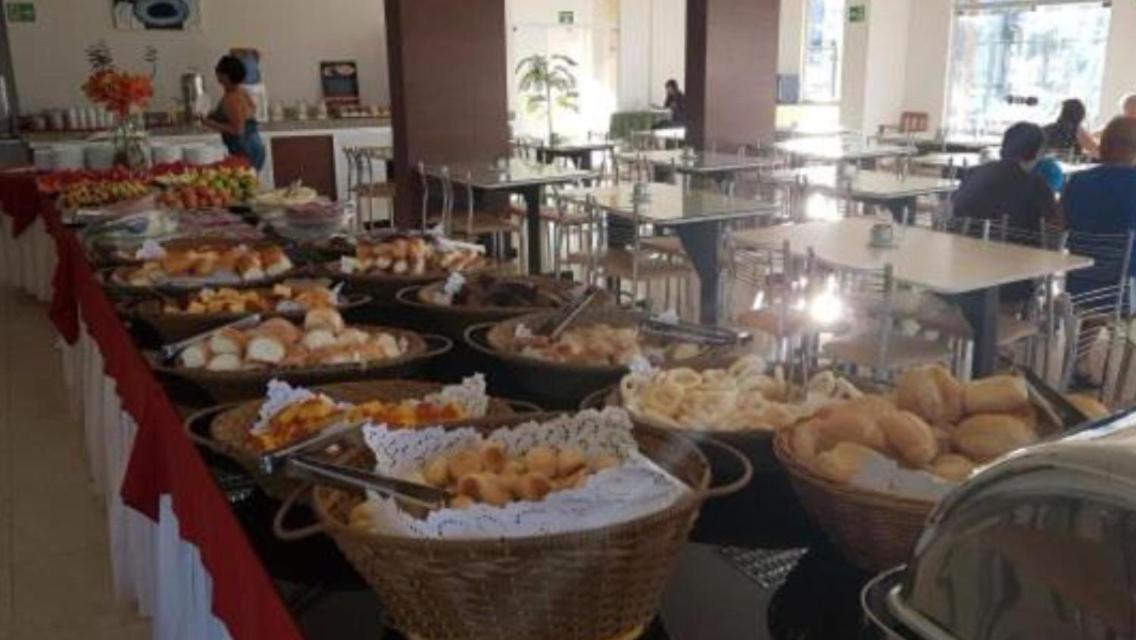 Hotel Golden Dolphin Com Cafe Da Manha! Piscinas 24H Калдас Новас Екстериор снимка